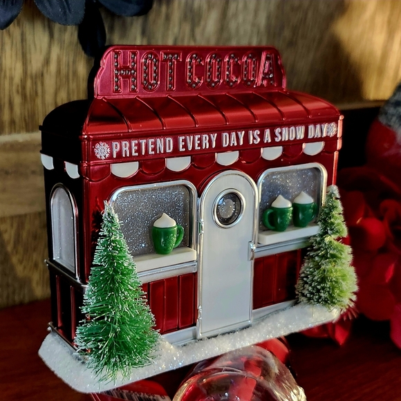 B&BW Christmas Hot Cocoa Diner Nightlight Wallflower Plug - Picture 3 of 3